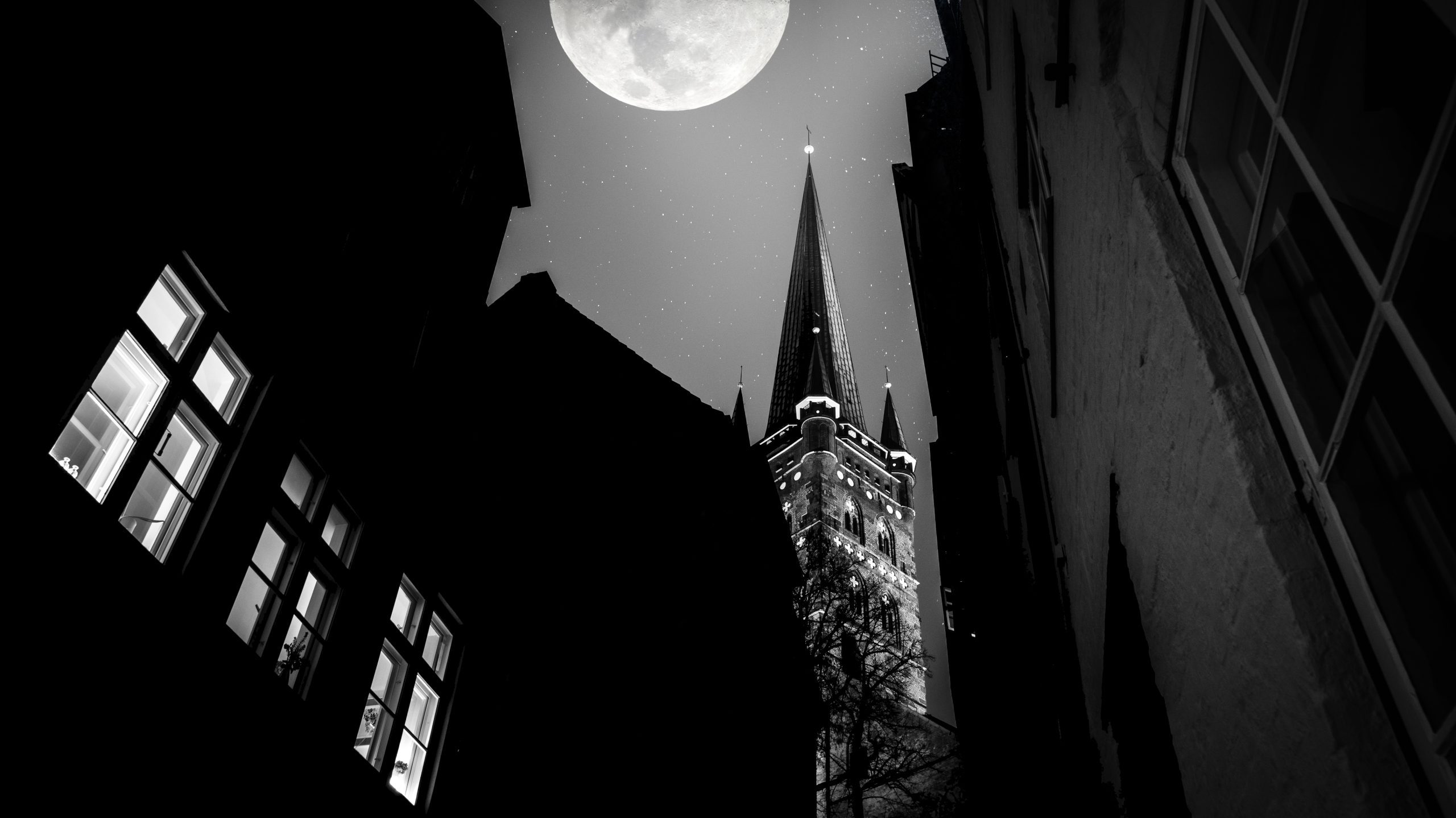 Northcraft Photographs Black and White Fotografie Banner Stadt bei Nacht Lübeck