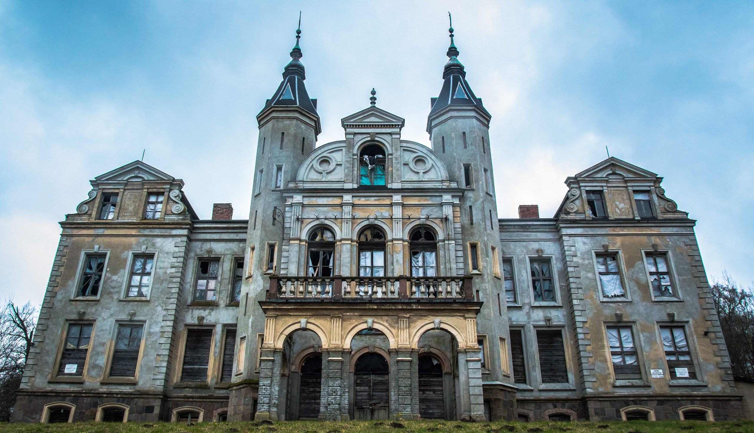 Northcraft Photographs Urbex Lost Places verlassenes Schloss Banner